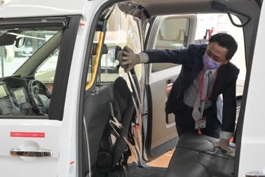 販社ニュース_江戸川区に新型コロナウィルス感染者移送用の車両を提供