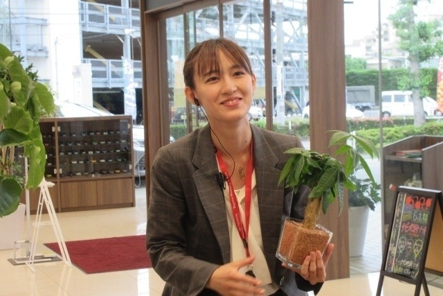昭和の森店_女性スタッフ