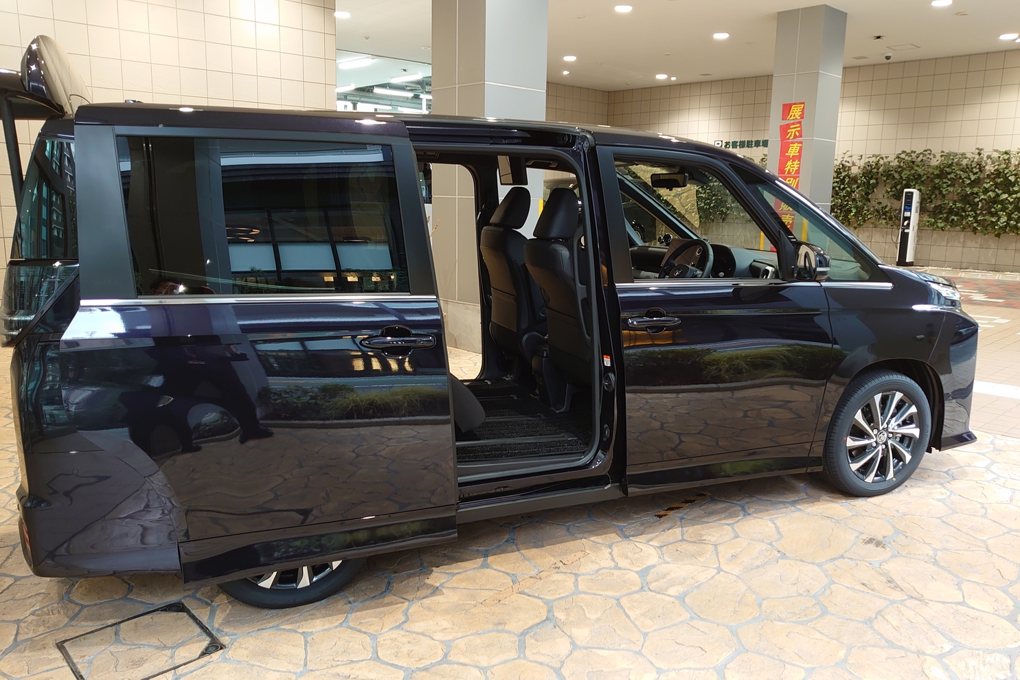 新型VOXY