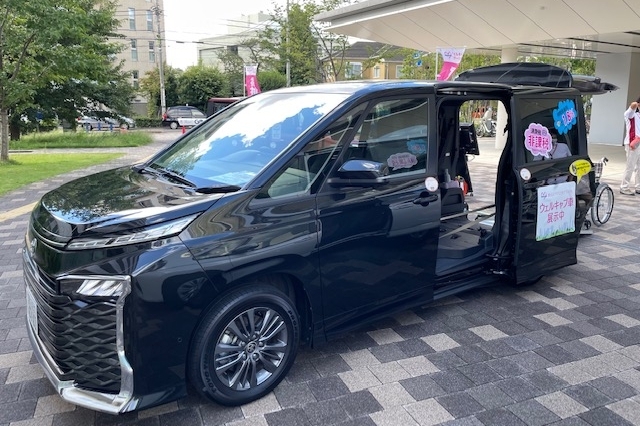 ウェルキャブ_展示車両_ヴォクシー