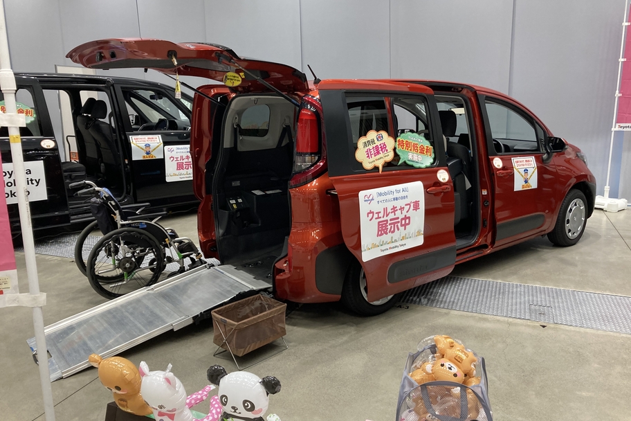 シエンタ展示