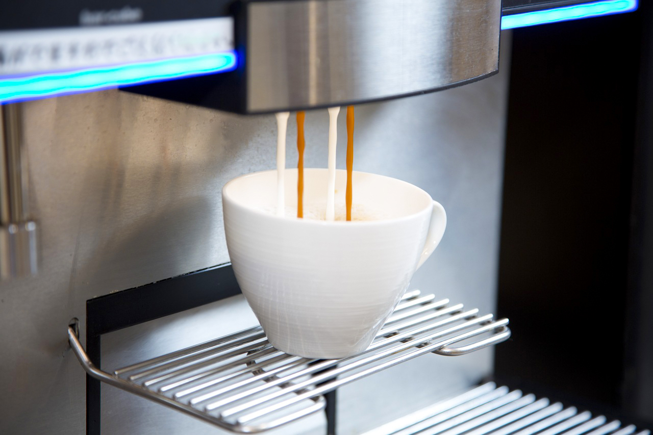 ArinaMiraieドリンクイメージ_コーヒー抽出イメージ
