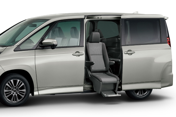 サイドリフトアップチルトシート装着車_noah_welcab_top_img02