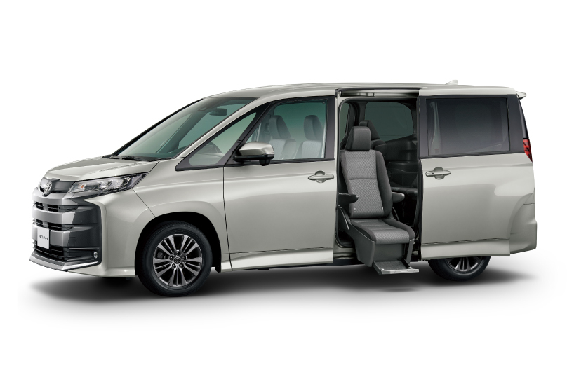 サイドリフトアップチルトシート装着車_noah_welcab_top_img02