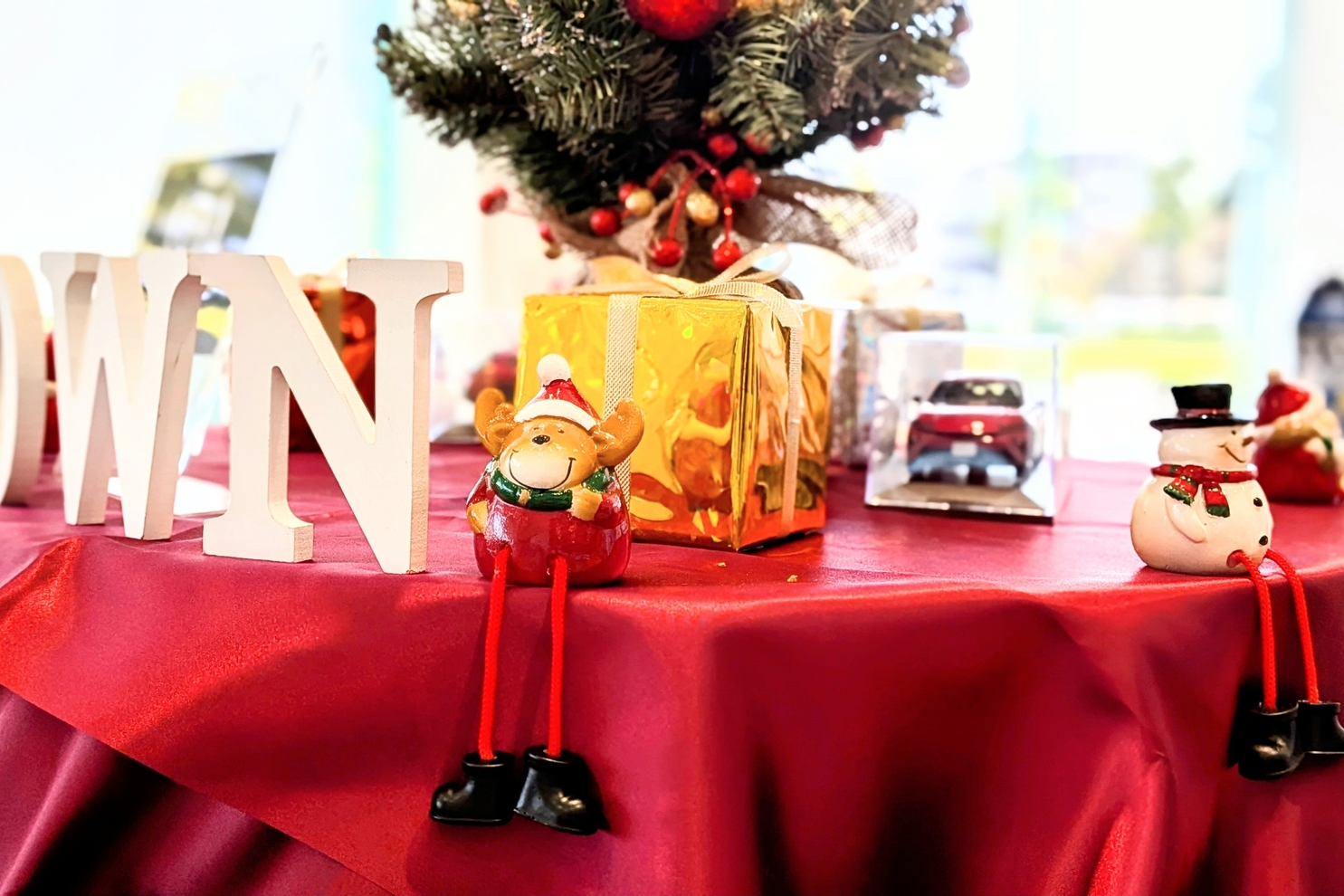 中央丸テーブルクリスマス装飾３：冬装飾８