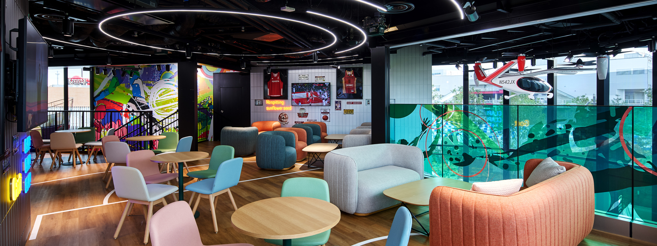 アリーナミライエ店内３