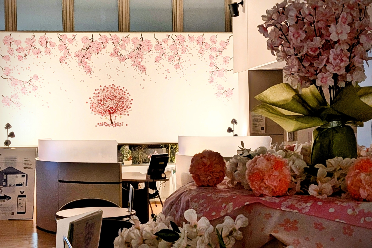 3月装飾ショールーム奥白壁２：3月装飾２