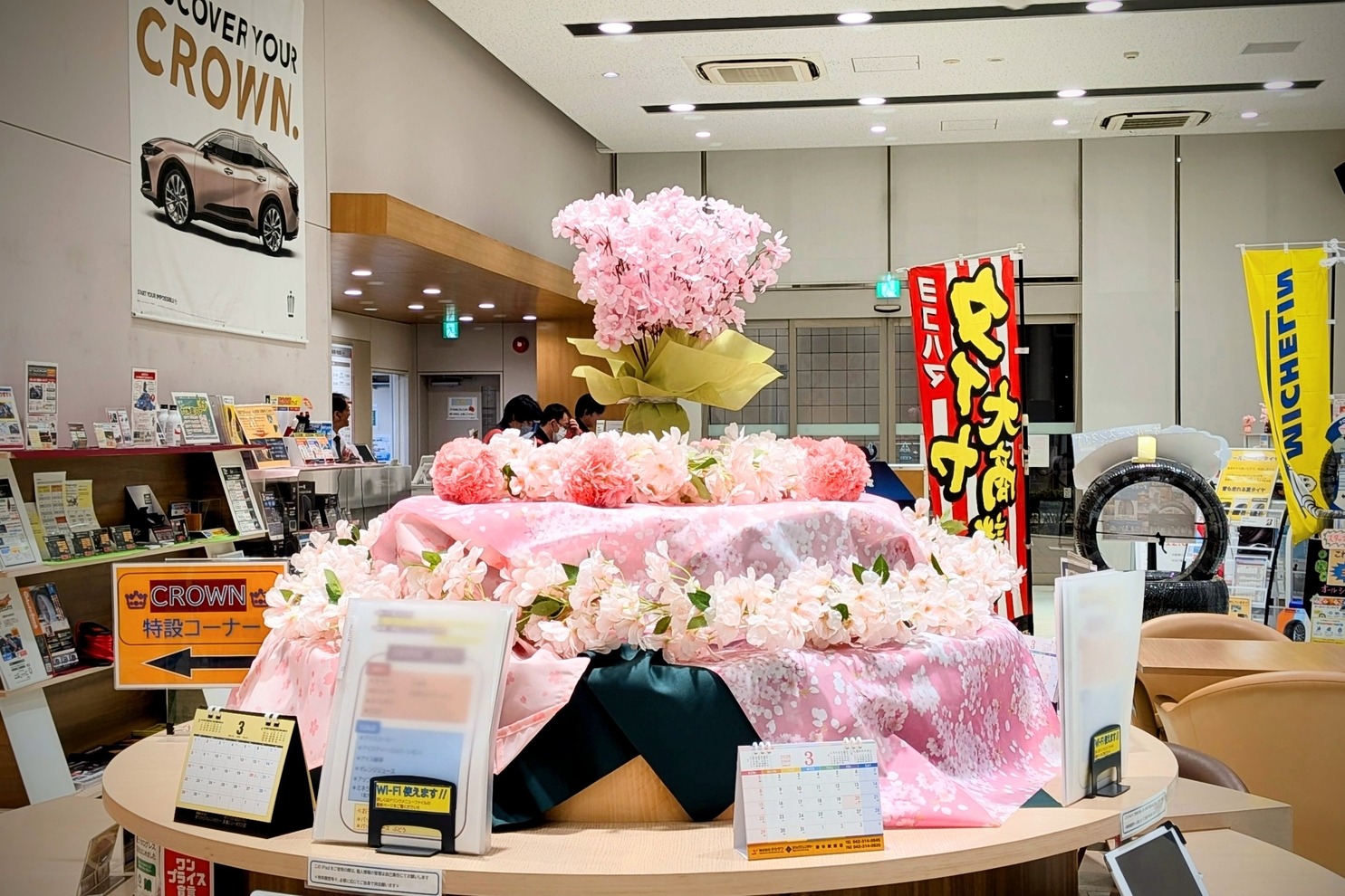 3月装飾ショールーム中央丸テーブル３：3月装飾10