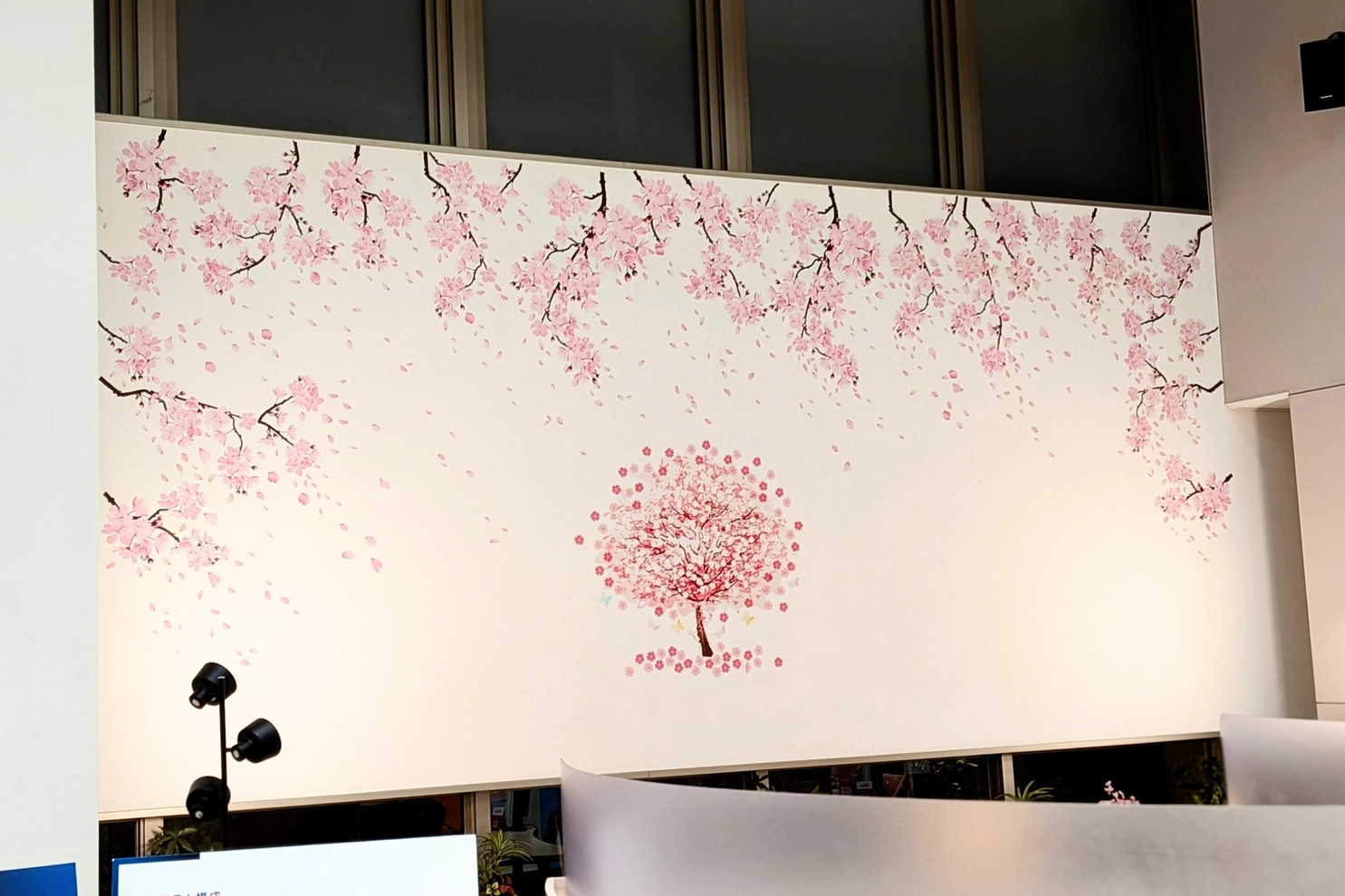 3月装飾ショールーム奥白壁６：3月装飾12