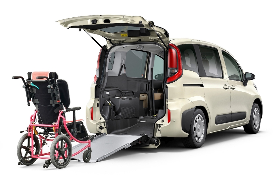 G（ガソリン・2WD） 車いす仕様車“タイプⅡ（助手席側セカンドシート無）”