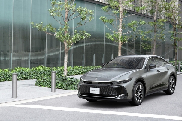 CROSSOVER G（2.5Lハイブリッド車）