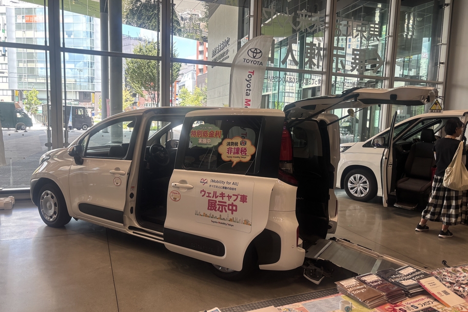 シエンタ展示