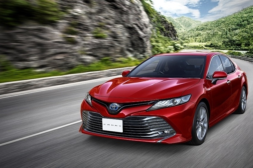 フルモデルチェンジ前後の変更点をチェック!新旧トヨタ・カムリ徹底比較