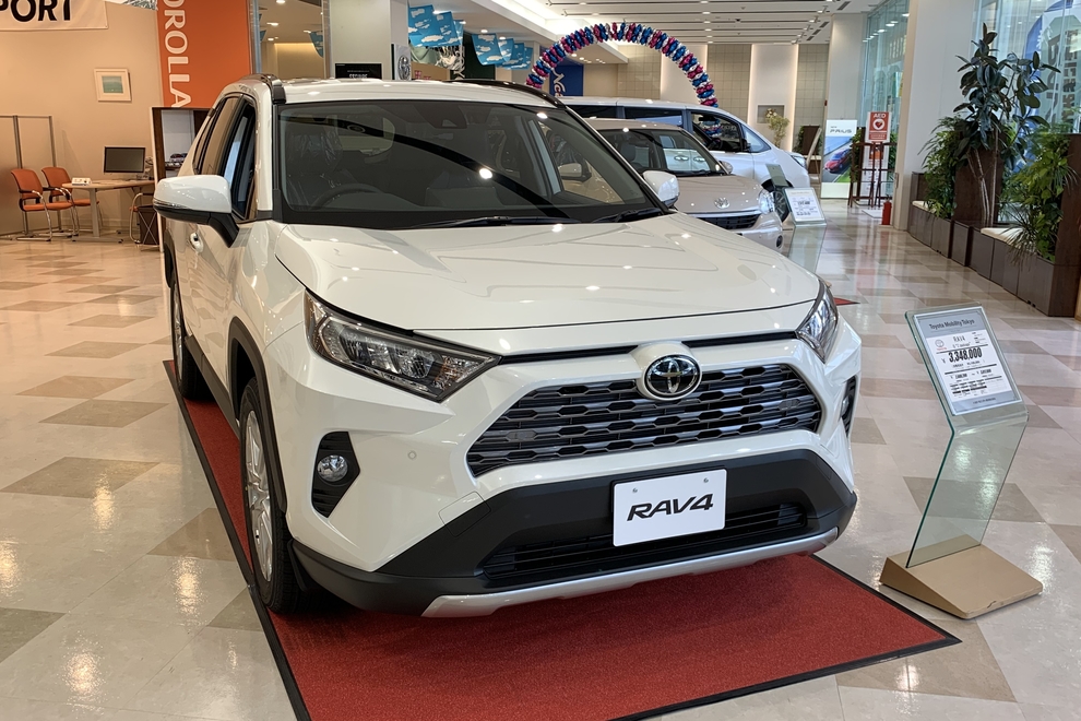 RAV4 Gパッケージ ホワイトパール