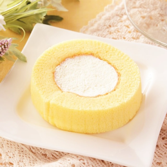 ウチカフェプレミアムロールケーキ(税込150円)