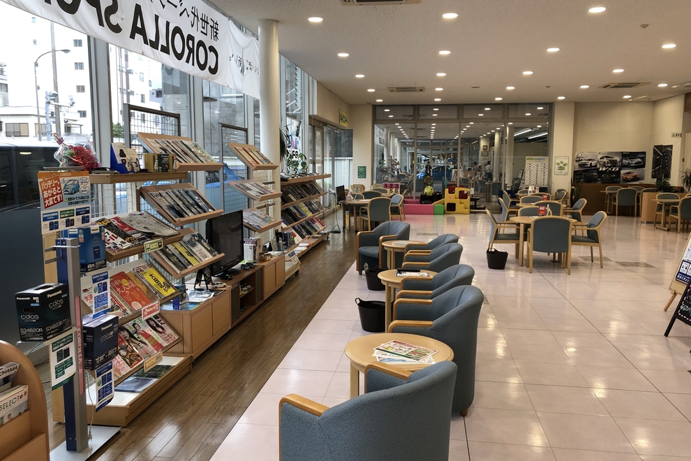 店内カタログ棚
