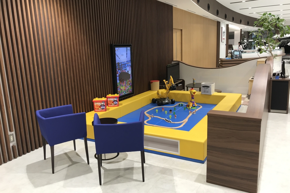 三鷹通り店キッズコーナー