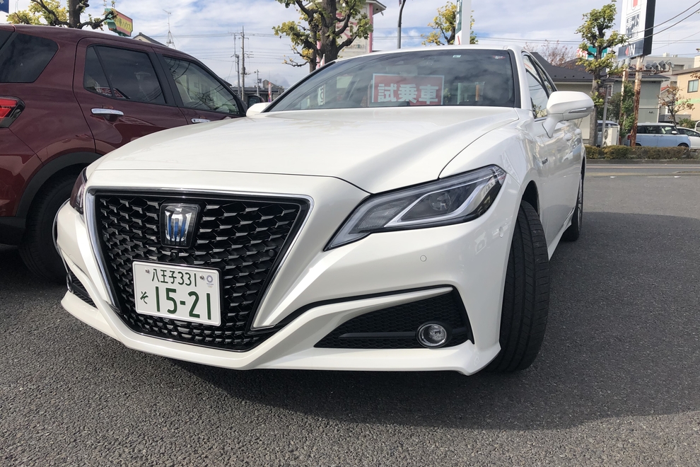 shop_49A_試乗車クラウン