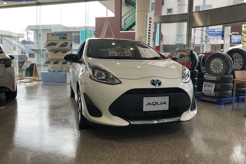 shop_49A_展示車アクア グランパー