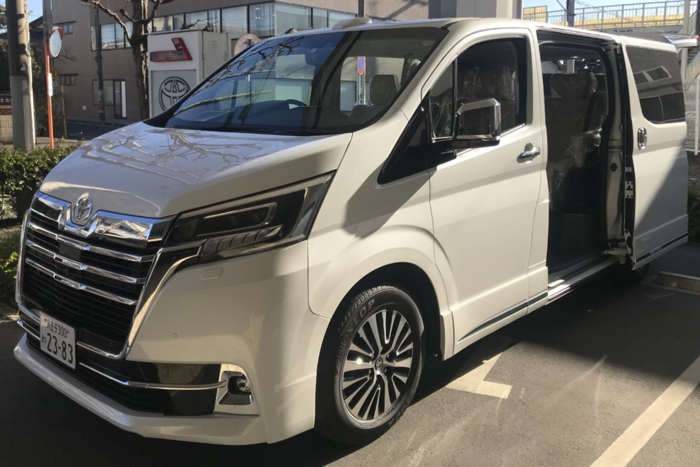 八王子明神町店 グランエース 試乗車