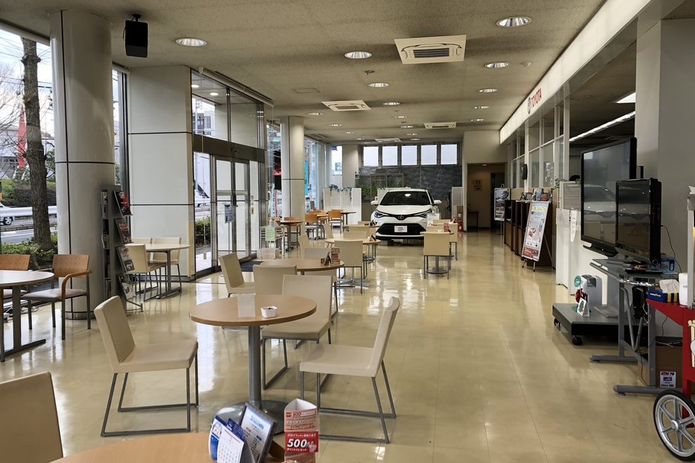 谷原光が丘_C-HR店内