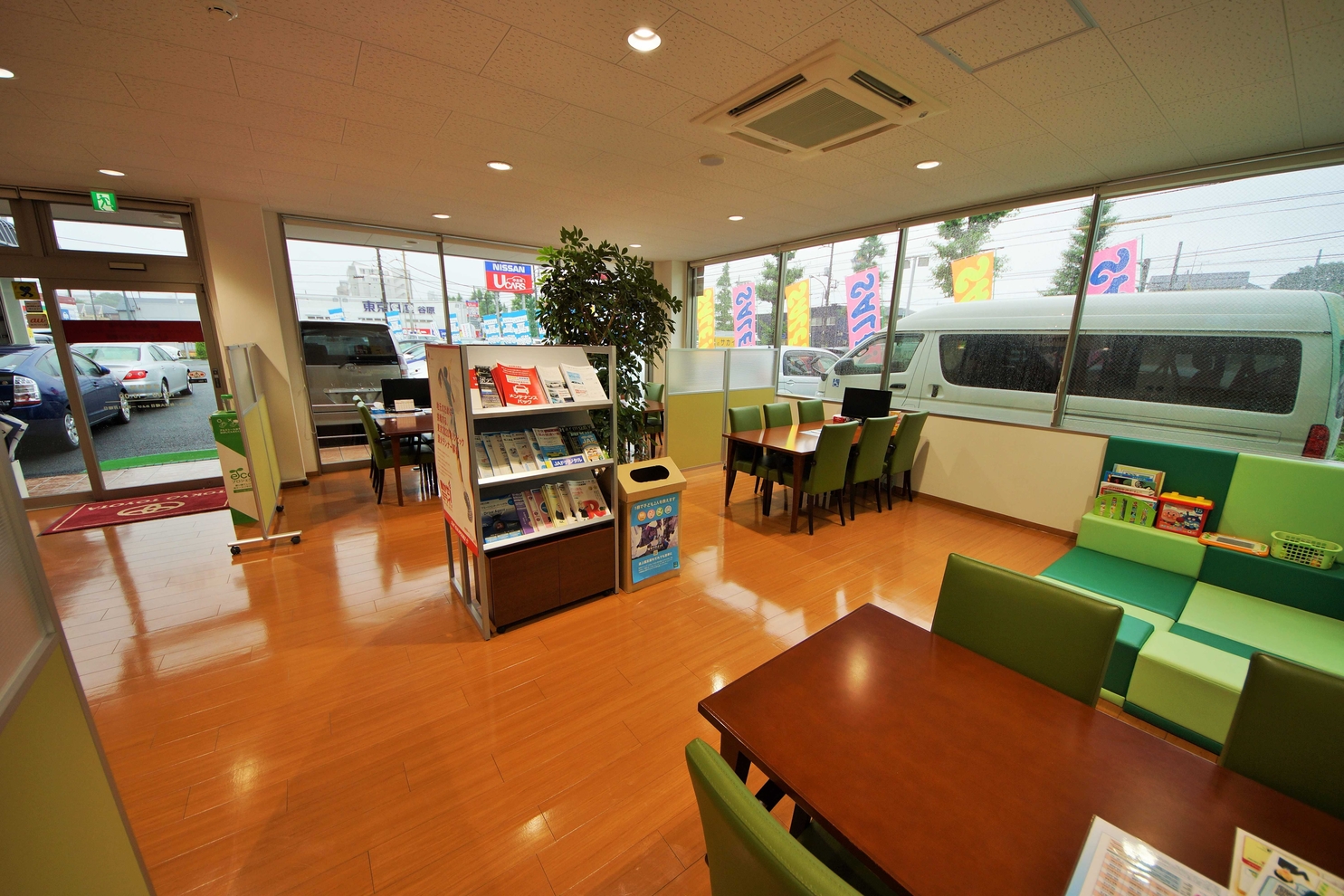 14Q U-Car谷原光が丘店 店内2