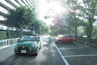 Photo(左) : MODA“G package”(2WD)