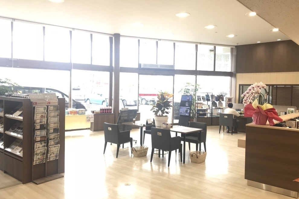めじろ台店(旧:東京トヨタめじろ台店)店内