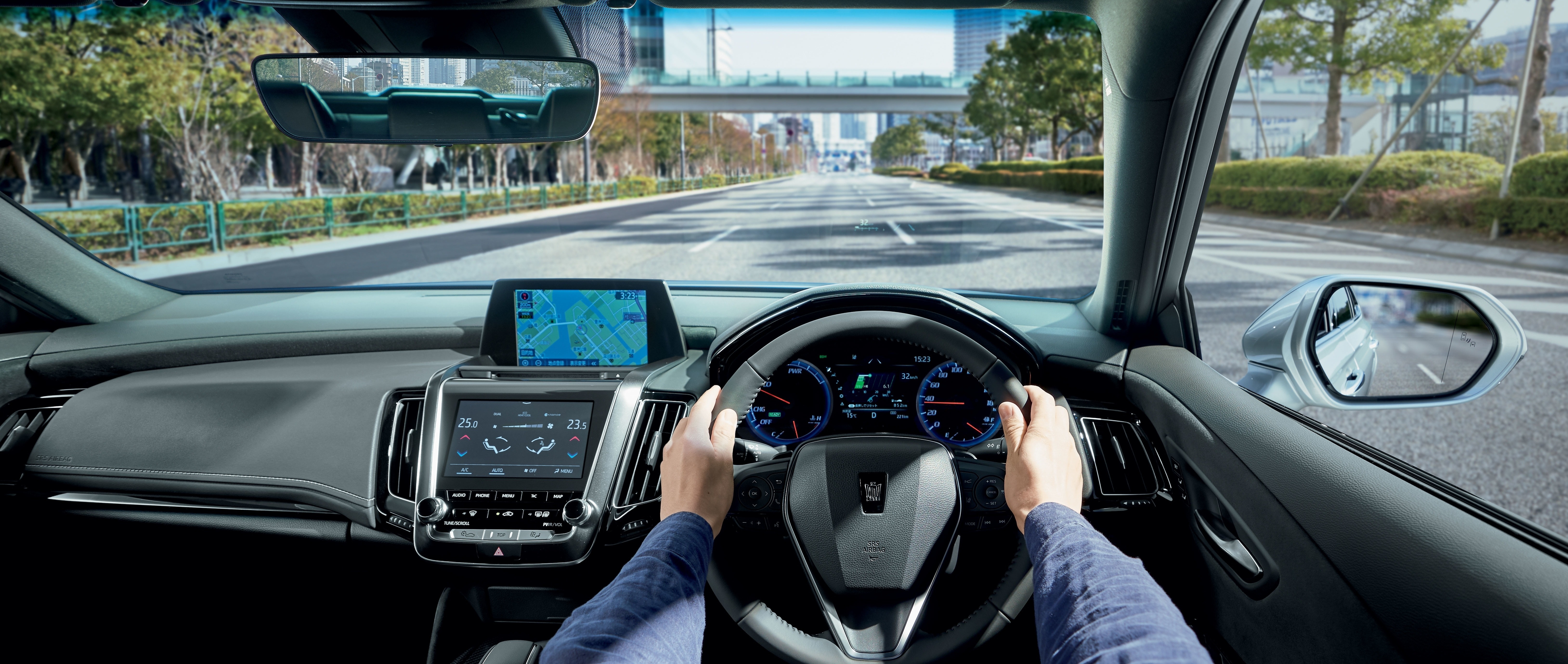 法人・ビジネスユースでクラウンをご検討中の方へ_渋滞を考慮した最速ルートをご案内トヨタ独自のナビゲーションシステム