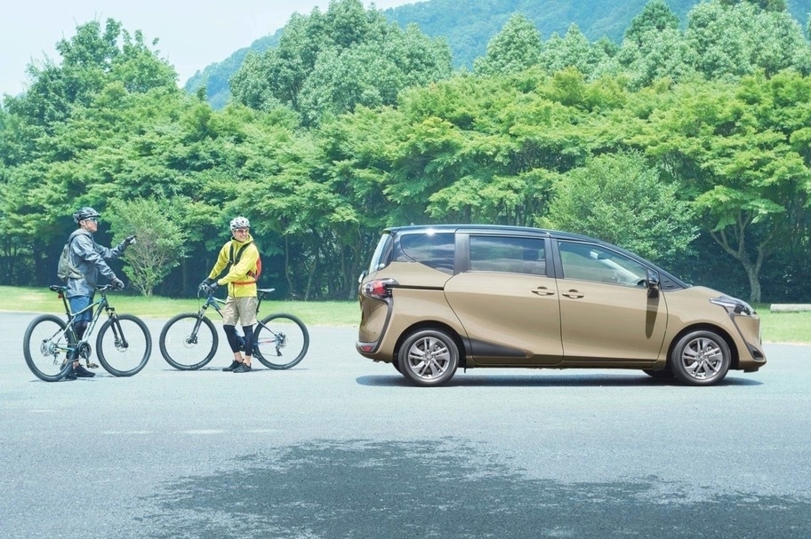 【モデル入り素材】FUNBASE G(ガソリン車)
